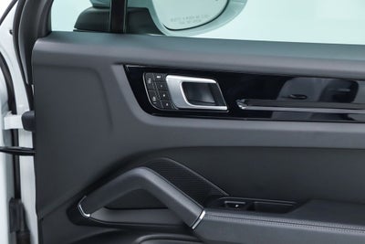 2023 Porsche Cayenne Base