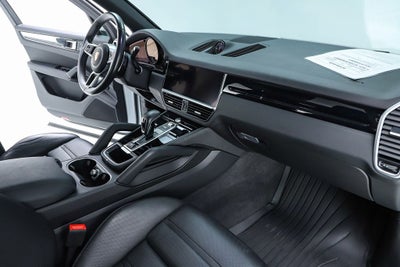 2023 Porsche Cayenne Base