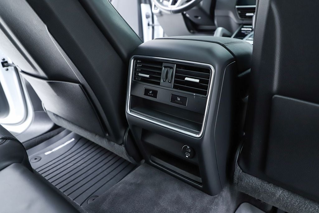 2023 Porsche Cayenne Base