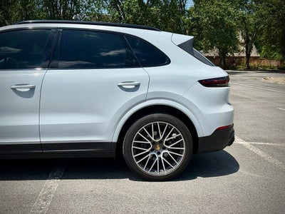 2023 Porsche Cayenne Base