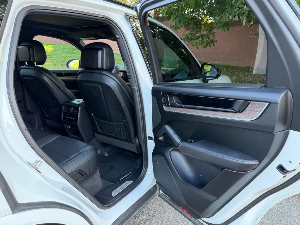 2024 Porsche Cayenne Base
