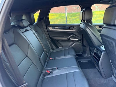 2024 Porsche Cayenne Base
