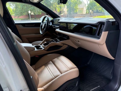 2024 Porsche Cayenne Base