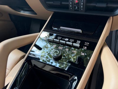 2024 Porsche Cayenne Base