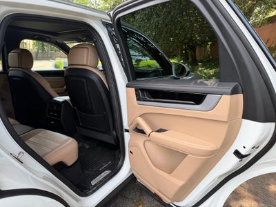2024 Porsche Cayenne Base
