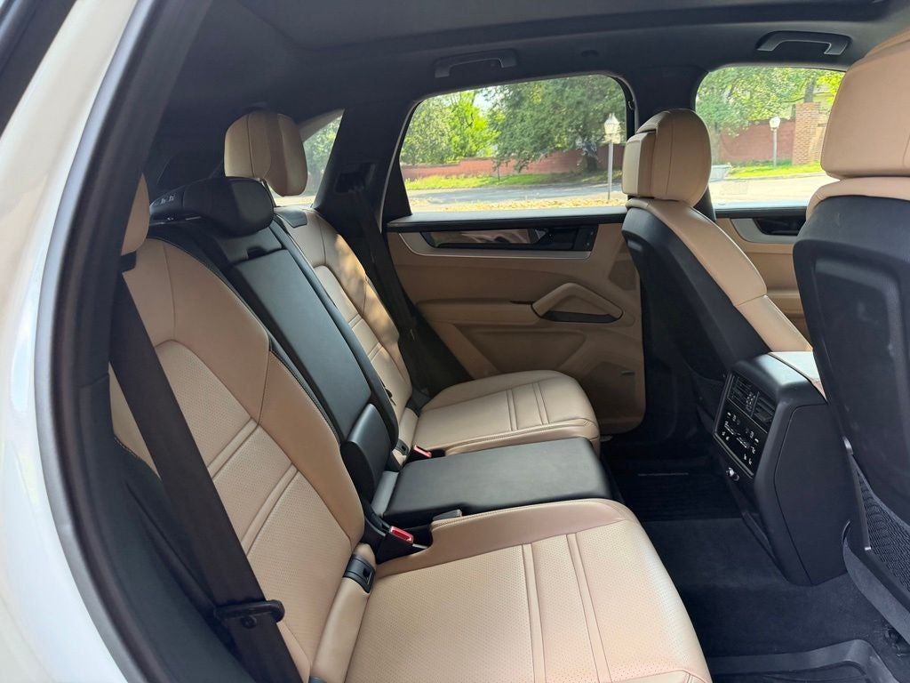 2024 Porsche Cayenne Base