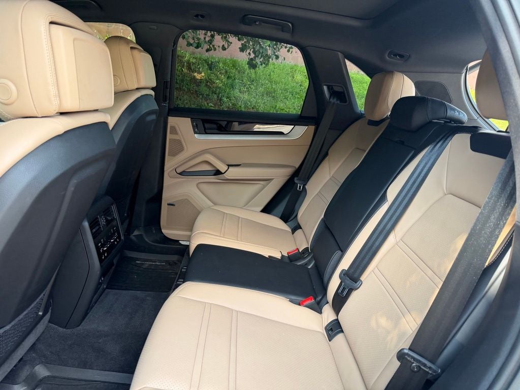 2024 Porsche Cayenne Base