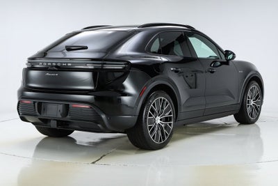 2025 Porsche Macan Electric 4