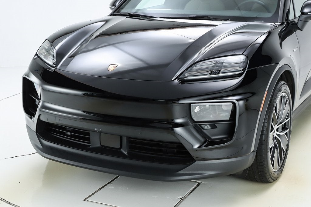 2025 Porsche Macan Electric 4