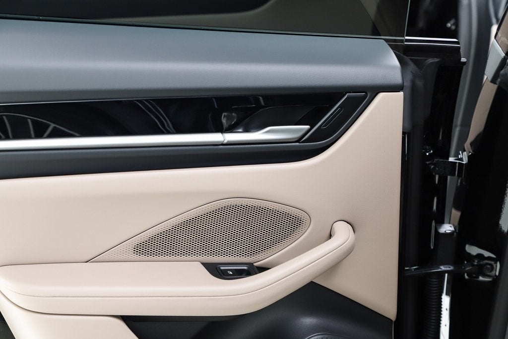 2025 Porsche Macan Electric 4