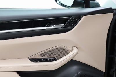 2025 Porsche Macan Electric 4