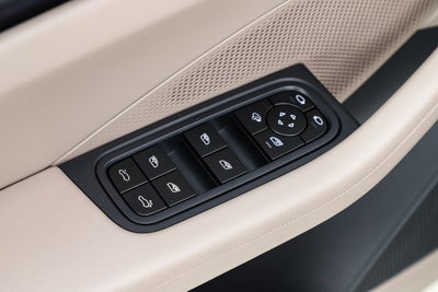 2025 Porsche Macan Electric 4