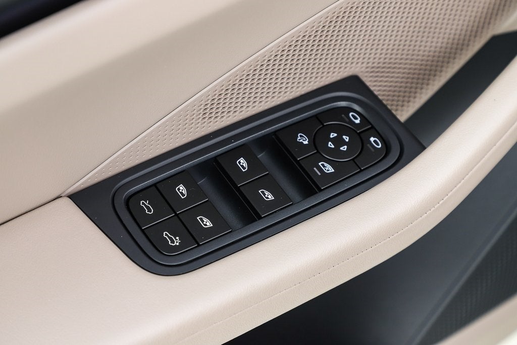 2025 Porsche Macan Electric 4