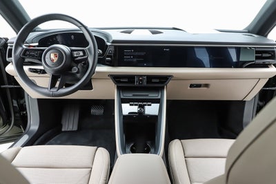 2025 Porsche Macan Electric 4