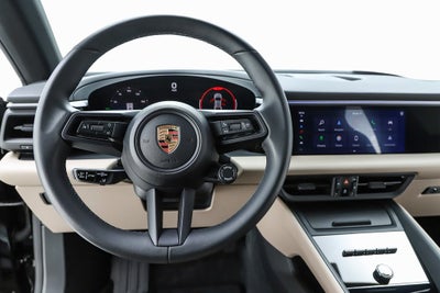 2025 Porsche Macan Electric 4