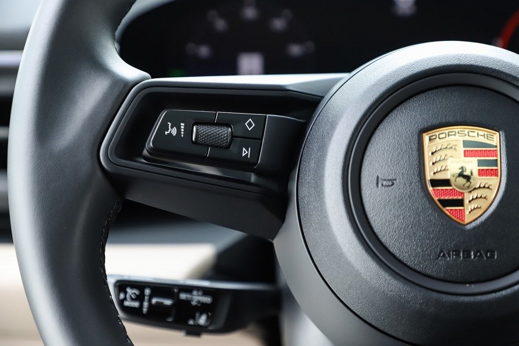 2025 Porsche Macan Electric 4