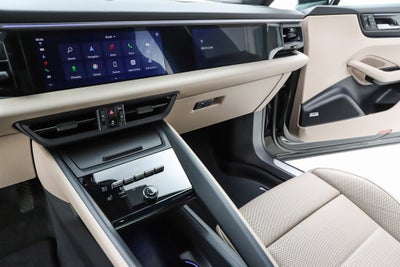 2025 Porsche Macan Electric 4