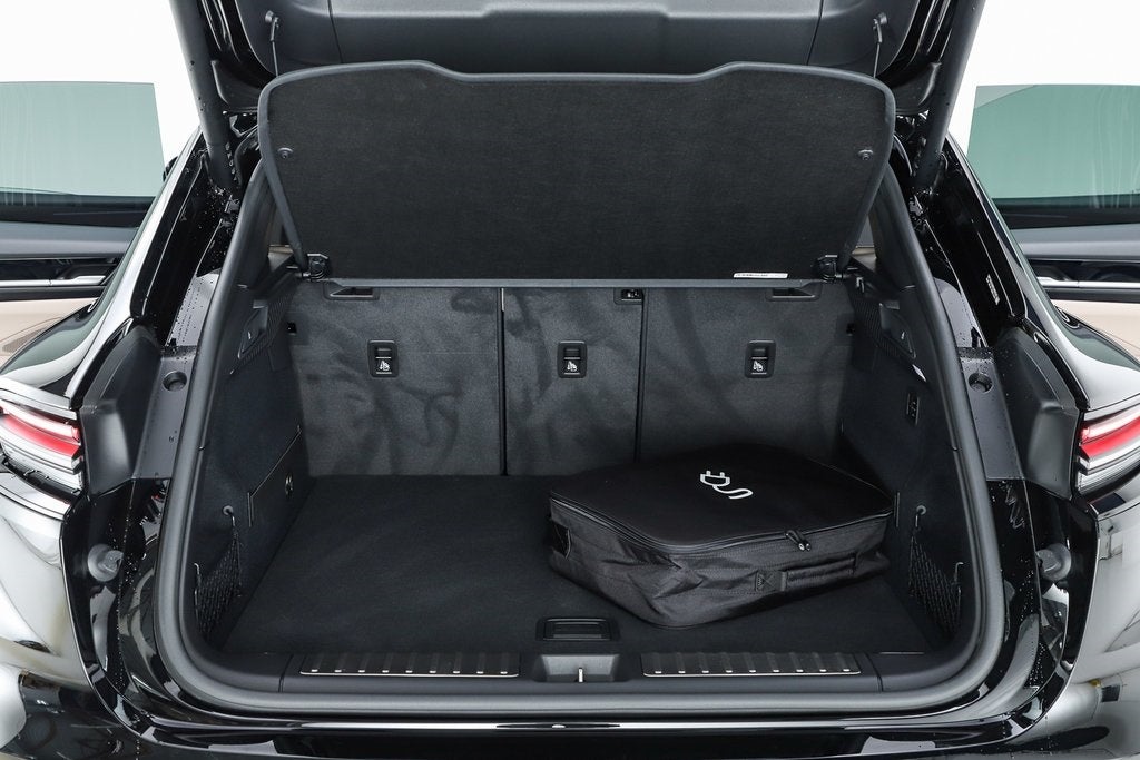 2025 Porsche Macan Electric 4