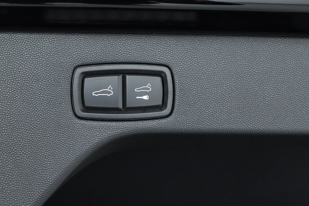 2025 Porsche Macan Electric 4