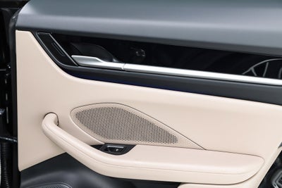 2025 Porsche Macan Electric 4