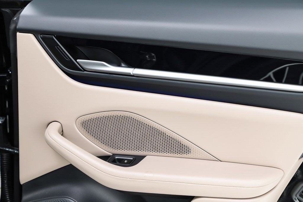 2025 Porsche Macan Electric 4