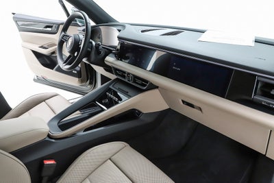 2025 Porsche Macan Electric 4