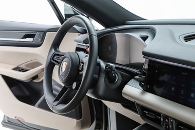 2025 Porsche Macan Electric 4