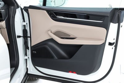 2026 Porsche Macan Electric 4