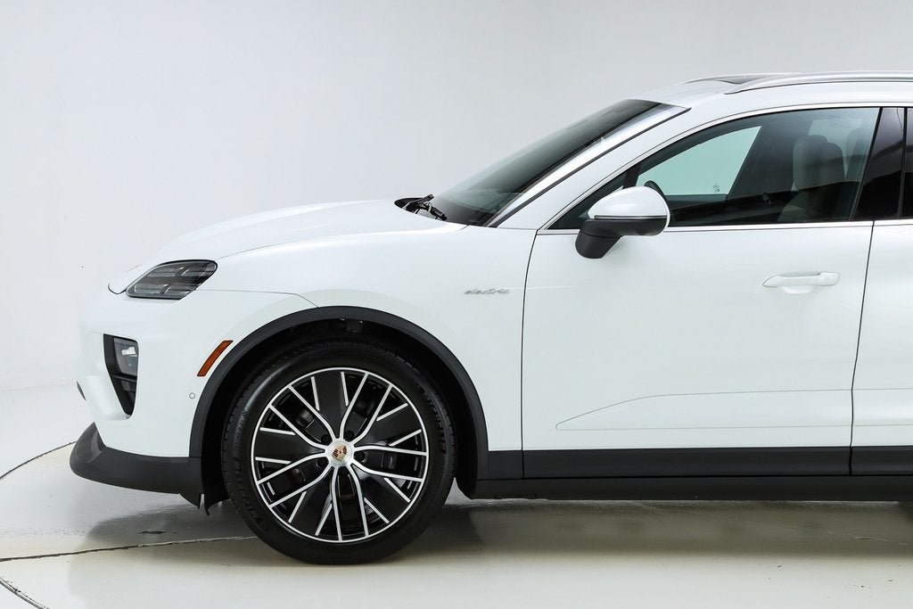 2025 Porsche Macan Electric 4
