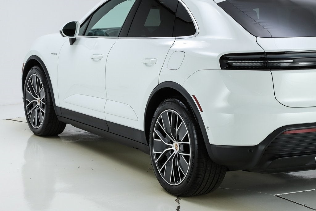 2025 Porsche Macan Electric 4