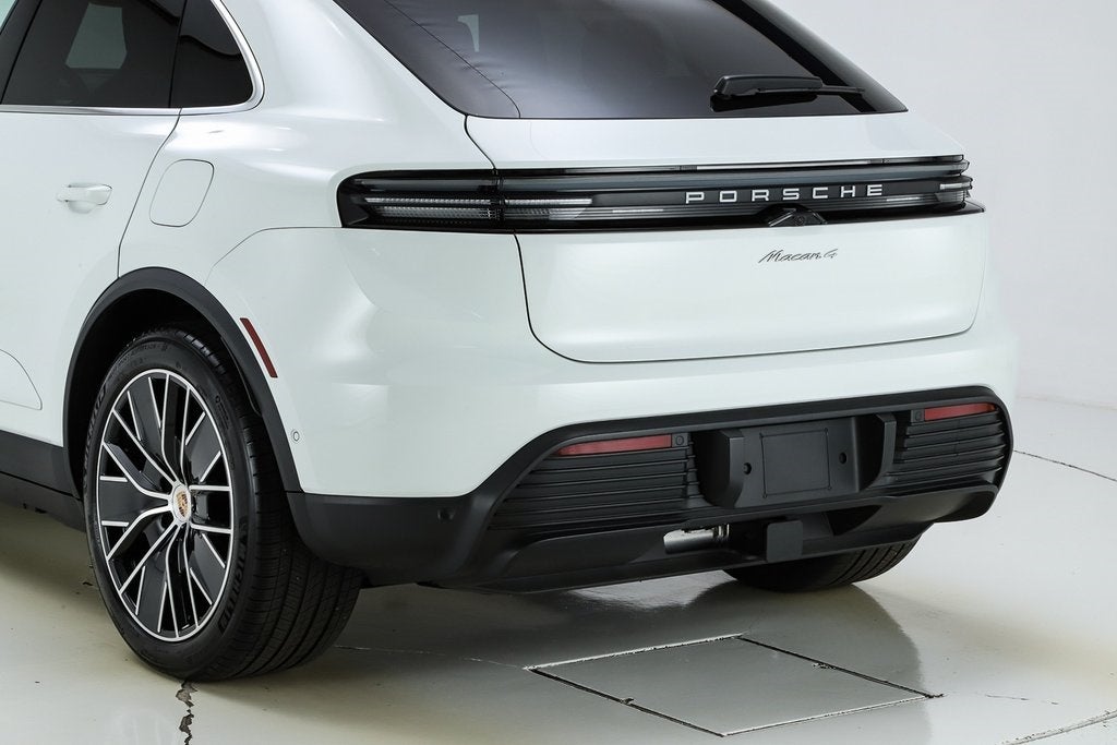 2025 Porsche Macan Electric 4
