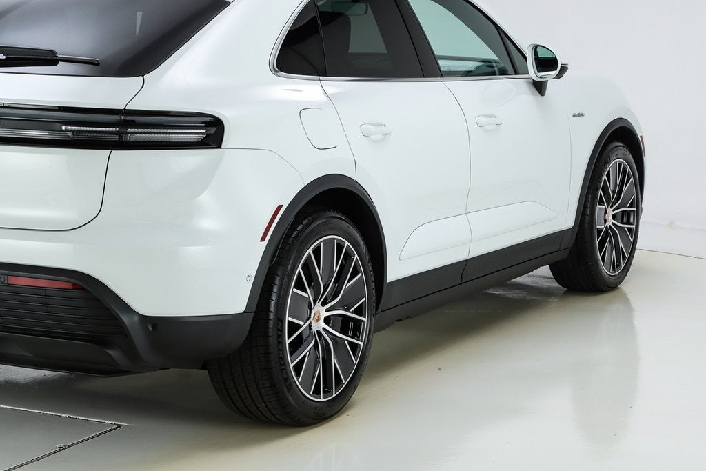 2025 Porsche Macan Electric 4