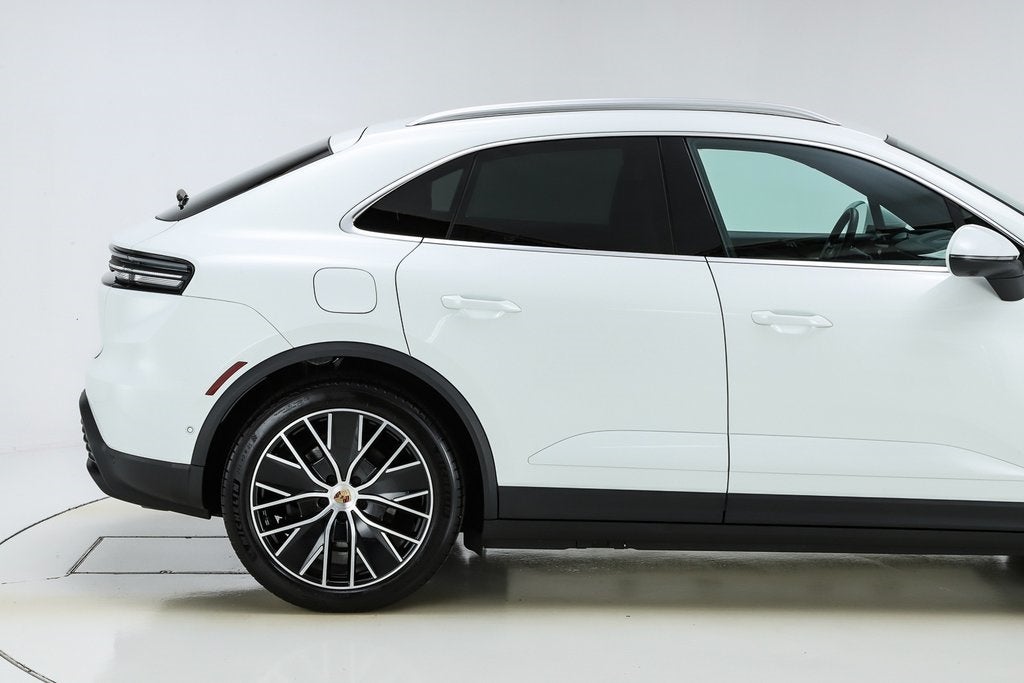 2025 Porsche Macan Electric 4