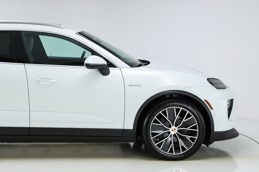2025 Porsche Macan Electric 4