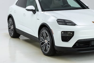 2025 Porsche Macan Electric 4