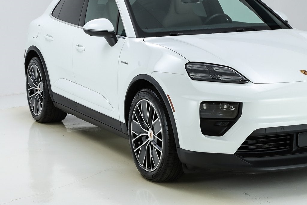 2025 Porsche Macan Electric 4