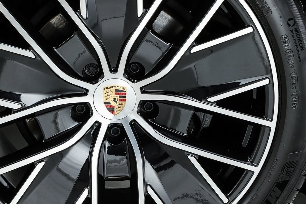 2025 Porsche Macan Electric 4