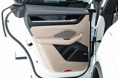 2025 Porsche Macan Electric 4