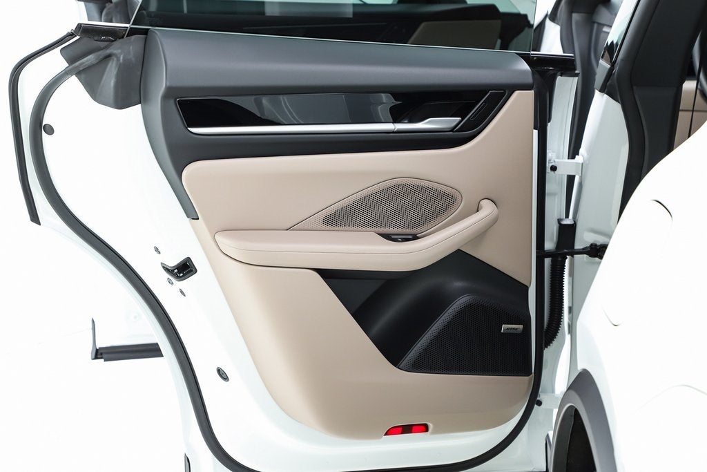 2025 Porsche Macan Electric 4