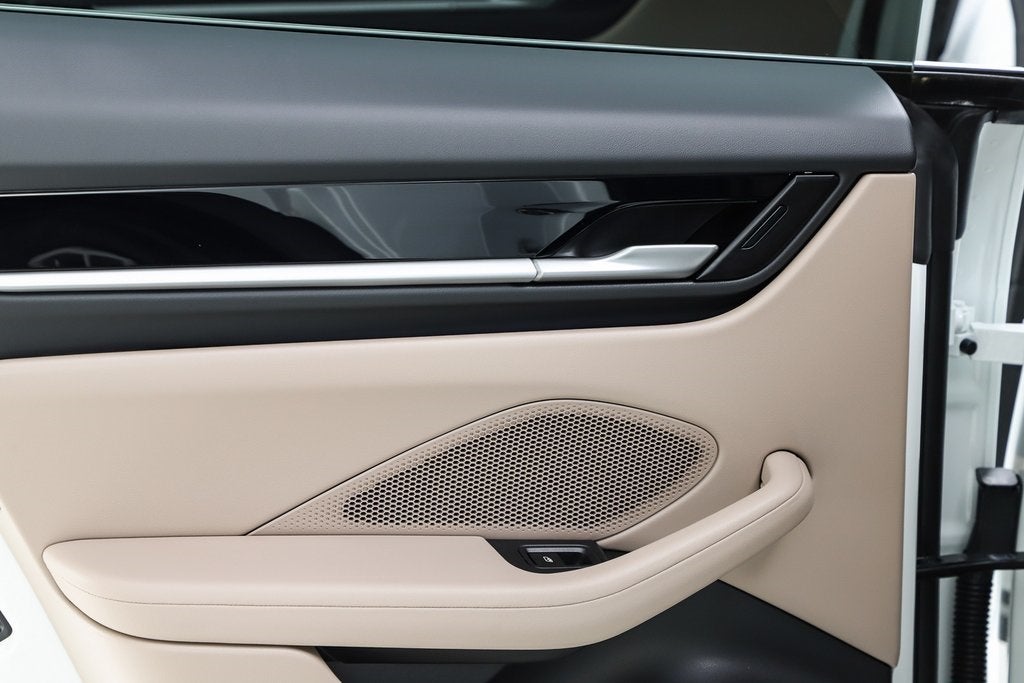 2025 Porsche Macan Electric 4