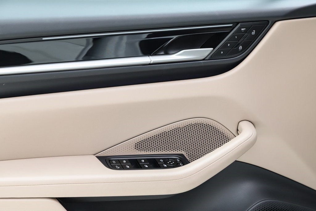 2025 Porsche Macan Electric 4