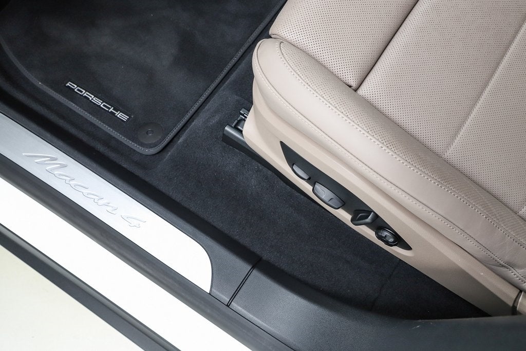 2025 Porsche Macan Electric 4