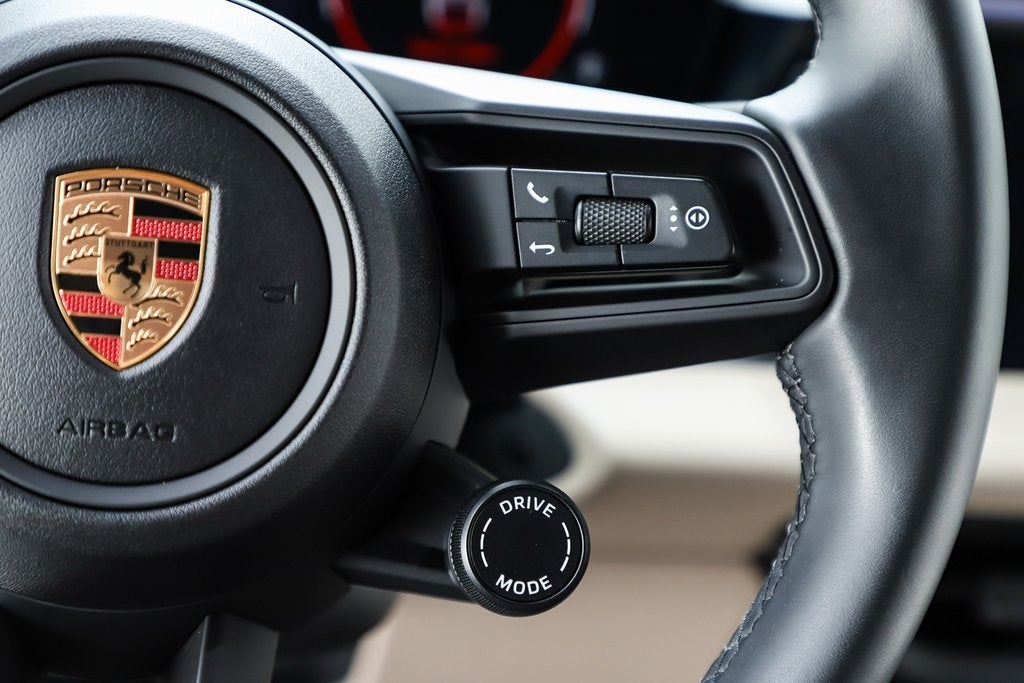 2025 Porsche Macan Electric 4