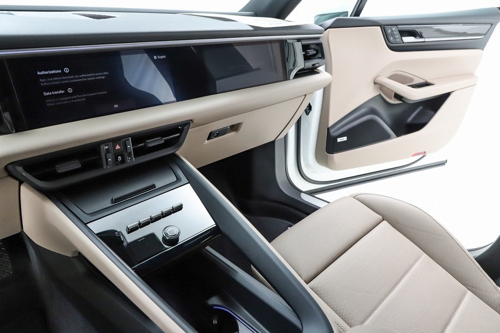 2025 Porsche Macan Electric 4