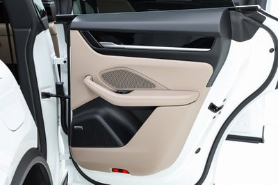 2025 Porsche Macan Electric 4