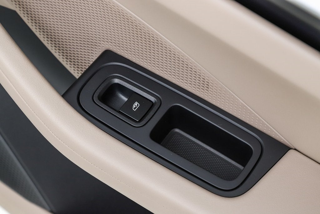 2025 Porsche Macan Electric 4