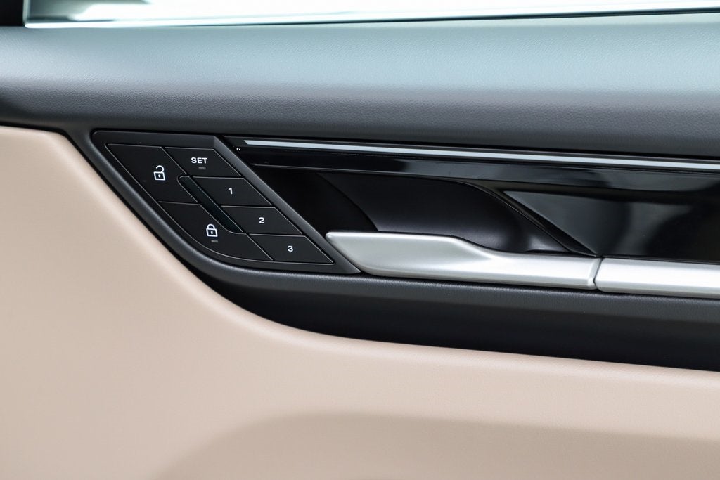 2025 Porsche Macan Electric 4