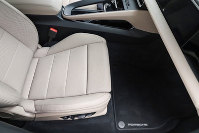 2025 Porsche Macan Electric 4