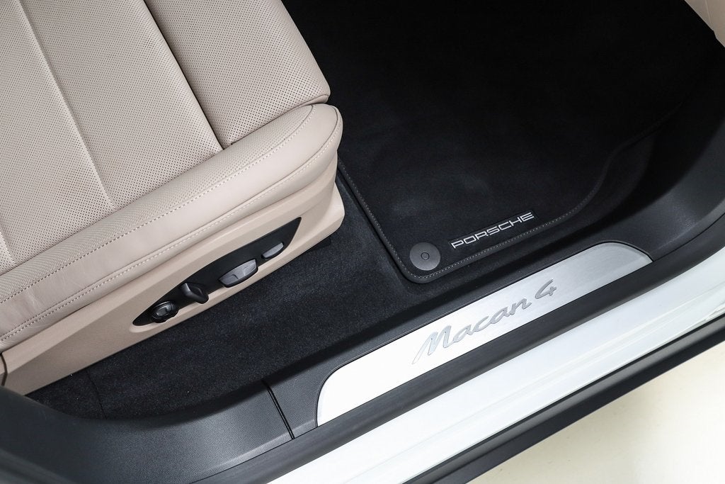 2025 Porsche Macan Electric 4