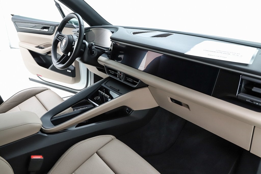 2025 Porsche Macan Electric 4